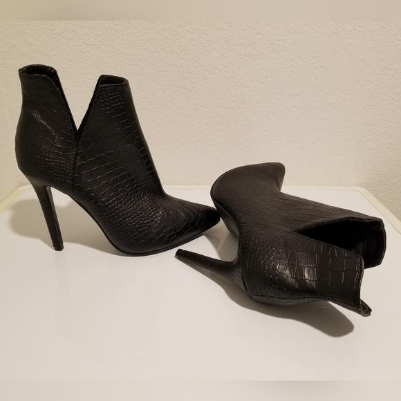 Pointed Toe 4.5" High Heel Ankle Boots - Snake skin Embossed Size 40 /US Sz 8 - Picture 1 of 12